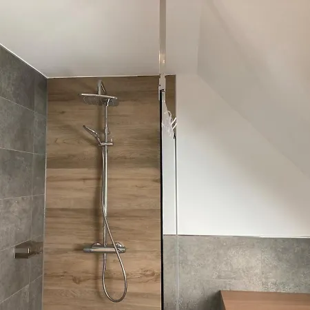 Grosse Oberwohnung Apartman *